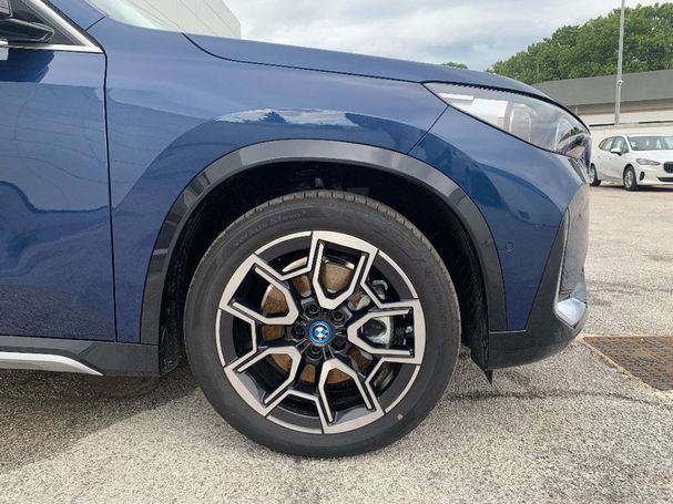 BMW iX1 xDrive30 xLine 230 kW image number 5