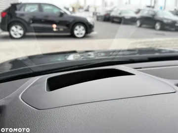 Car image 40