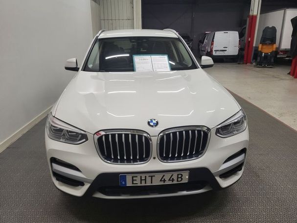 BMW X3 xDrive30e 215 kW image number 2