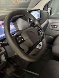 Car image 37