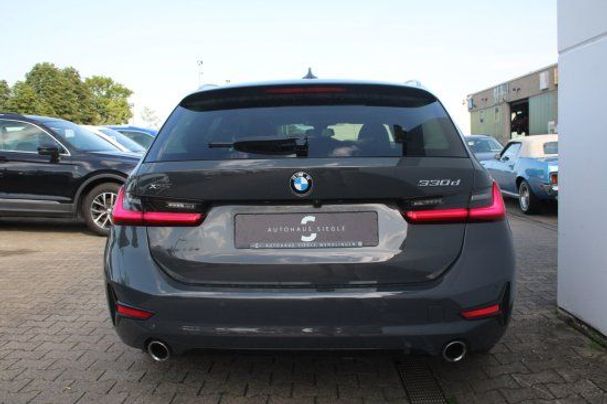 BMW 330d Touring xDrive Sport Line 195 kW image number 17