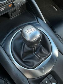 Car image 32