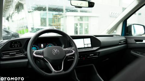 Car image 32