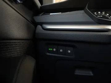 Car image 43