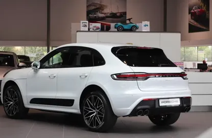 Car image 5