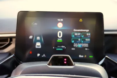 Car image 40