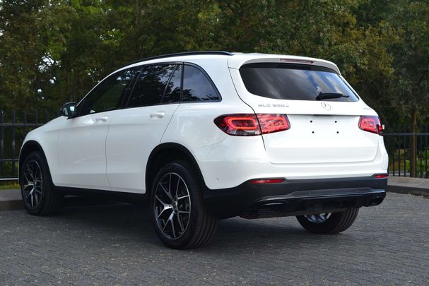 Mercedes-Benz GLC 300 e 4Matic 235 kW image number 4