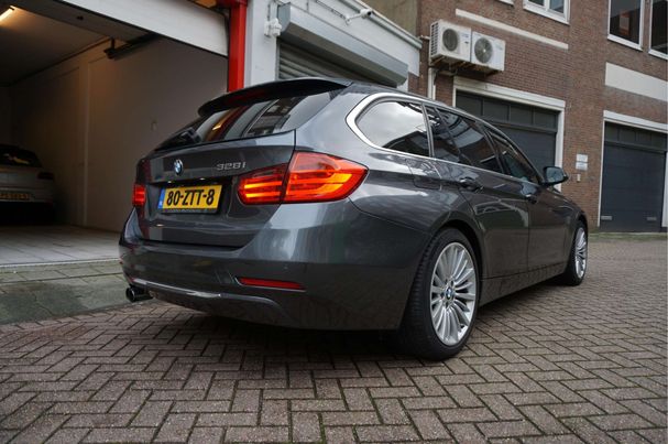 BMW 328i Touring Luxury Line 180 kW image number 23