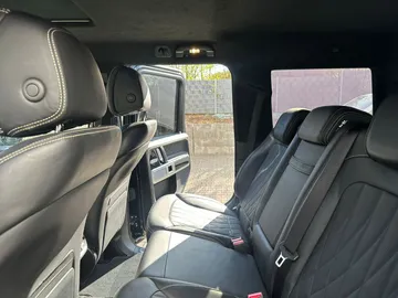 Car image 30