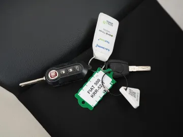 Car image 33