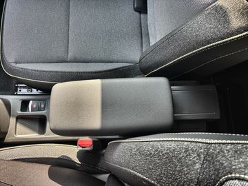 Car image 24