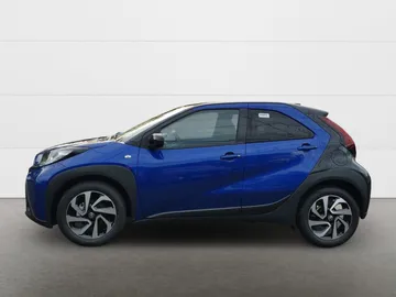 Car image 4