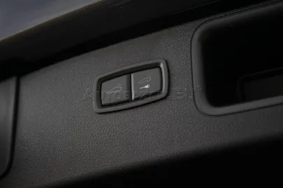 Car image 39