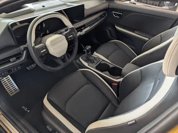 Car image 40