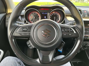 Car image 15