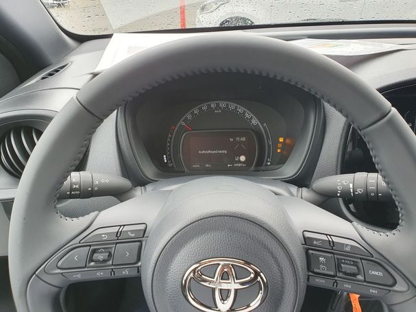 Toyota Aygo X 53 kW image number 9