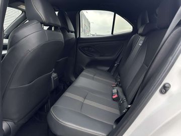 Car image 12