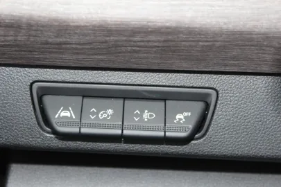 Car image 49