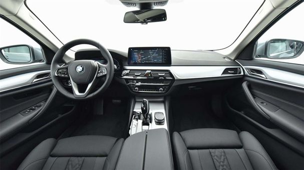 BMW 530 e 215 kW image number 14