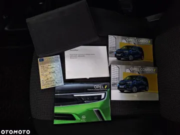 Car image 40