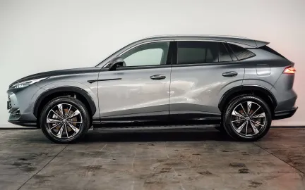 Car image 4