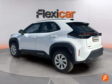 Car image 3