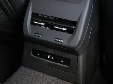 Car image 41