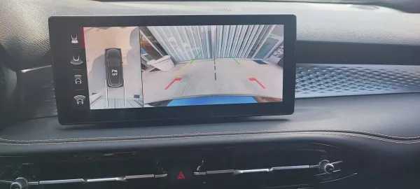 Car image 15