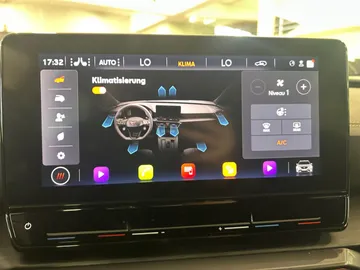 Car image 27