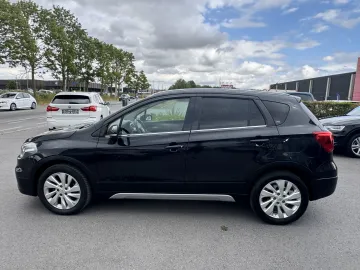 Car image 16