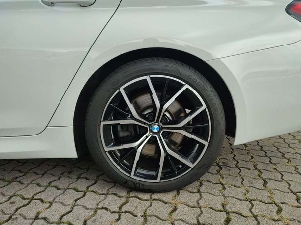 BMW 530d Touring M 210 kW image number 14