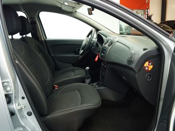 Car image 13