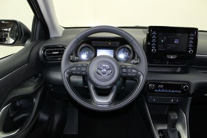 Car image 15