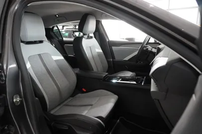 Car image 43