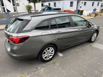 Car image 35