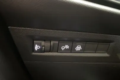 Car image 28