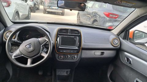 Car image 10