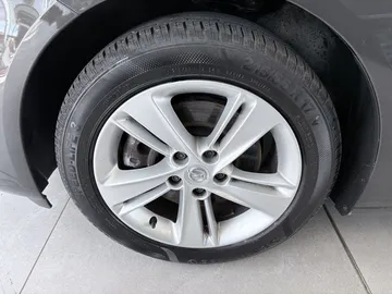 Car image 29