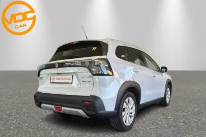 Car image 3