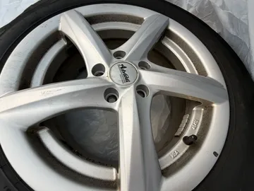 Car image 24
