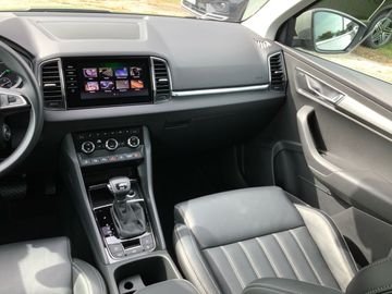 Car image 11