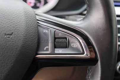 Car image 33