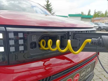 Car image 24