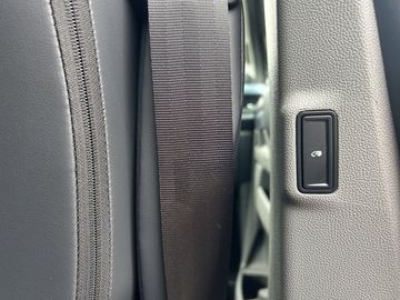 Car image 29