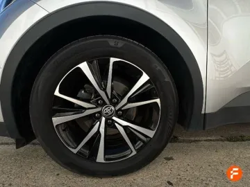 Car image 27