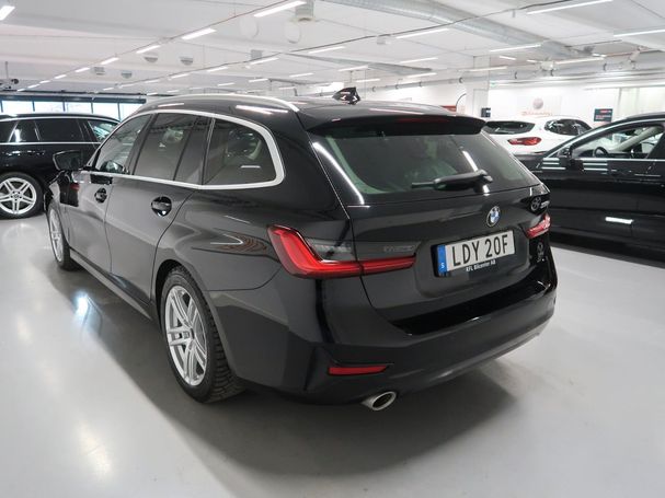 BMW 330 e Touring M Sport 216 kW image number 8