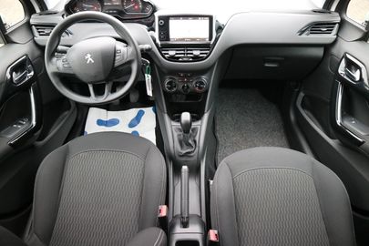 Car image 16