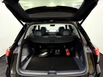 Car image 35