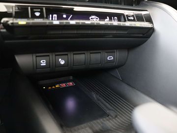 Car image 32