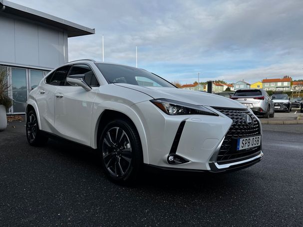 Lexus UX 300h F E-FOUR 146 kW image number 6